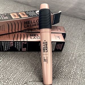 IT COSMETICS Hello Lashes + Volumizing Mascara with Lash Serum